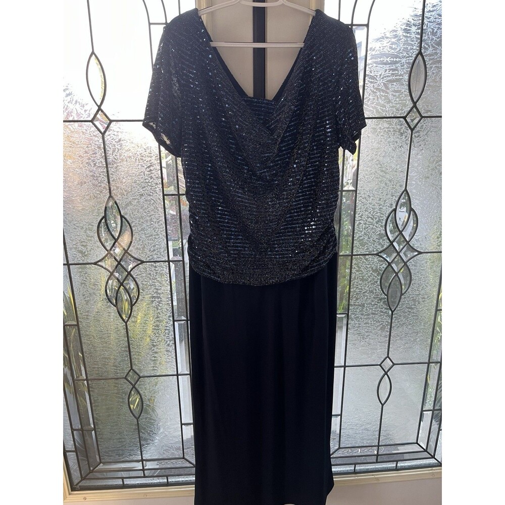 Enfocus Women's Evening Dress Size 16W Sequined Cap Slit Sleeves Cocktail Formal